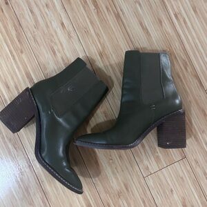 Crown Vintage olive Green  Heeled Boots